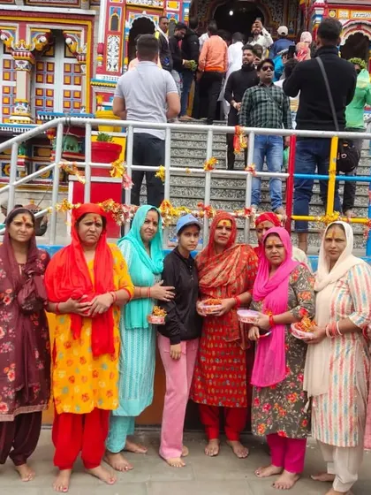 **The Complete Group at Badrinath.** Another angle of our large group of women pilgrims, capturing the collective spirit of their yatra.