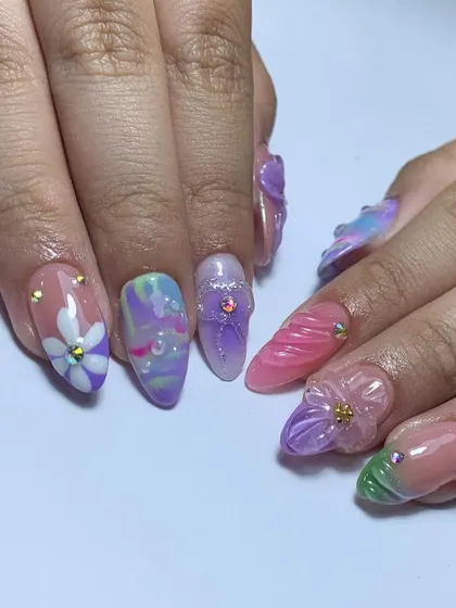 Another look at this playful and colorful 3D floral set, showing off all the different textures and hand-painted details.