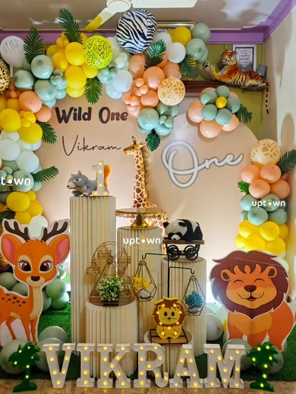 Another view of the compact jungle setup, perfect for smaller venues or home parties.