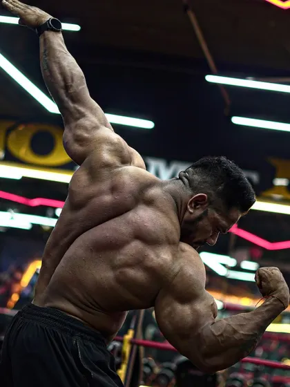 A powerful back pose. I have the courage to stand where others turn back.