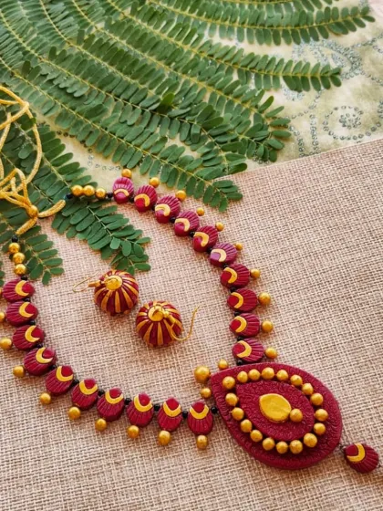 These are additional images and videos showing the wide assortment of necklace sets in various designs and colors that I have available for wholesale.