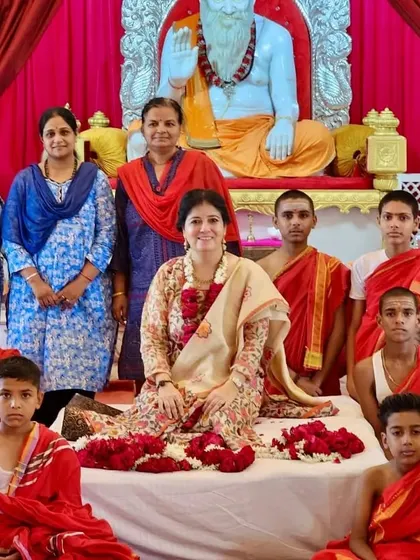 A closer photo from my performance at the ashram in Ujjain, surrounded by young students of the Gurukul.