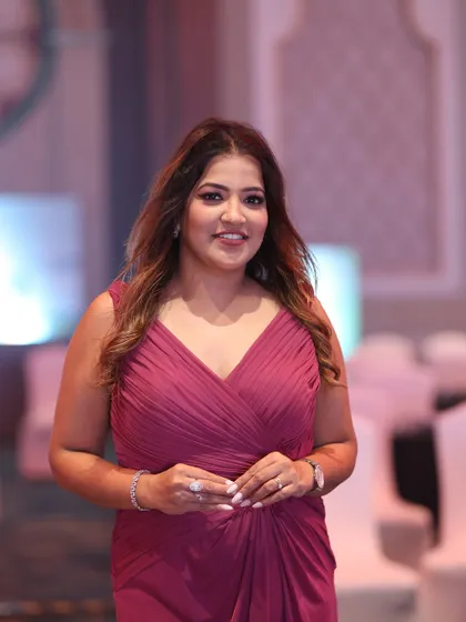 A friendly and approachable look for the camera during the Marcin event.