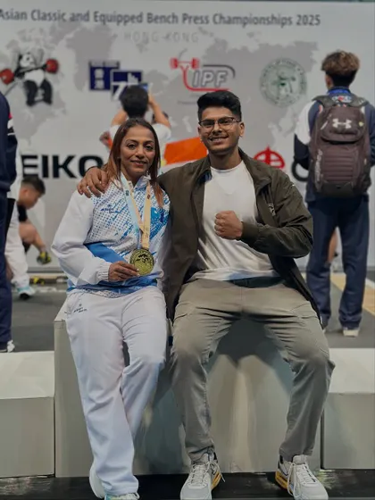 A proud moment with Hetal, another Asian Champion from our team. She went from a 42.5kg bench to grinding out 50kg on the international platform in Hong Kong, showing incredible progress in strength and muscle.