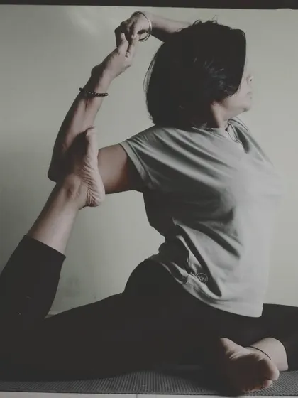 My personal practice is the source of my teaching. This is Rajakapotasana, a pose that deeply opens the hips and improves spinal mobility. It reminds me that strength and softness can coexist, a principle I bring into every class.