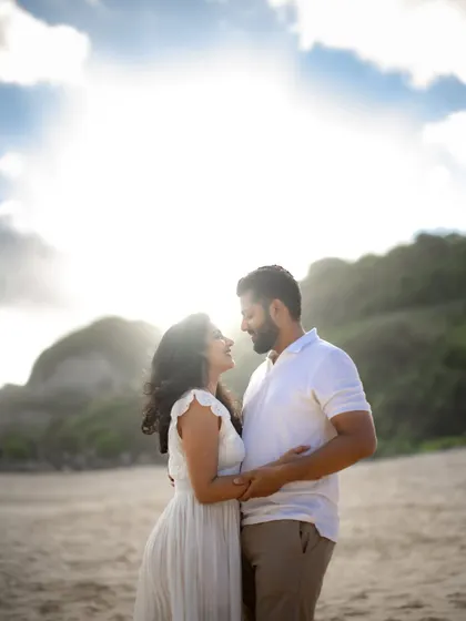 A loving gaze shared on the beach as the sun begins to set. Capturing these simple, heartfelt interactions is at the core of my pre-wedding photography style.