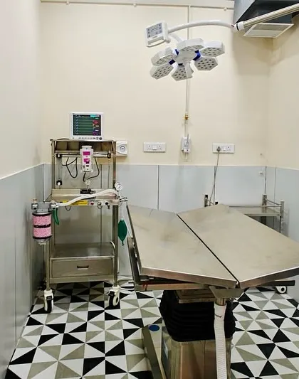 This is our fully equipped operating theatre at our Jalandhar center, complete with surgical lighting, a monitoring station, and sterile equipment. Having such facilities on-site allows us to move swiftly from diagnosis to surgical treatment when needed.