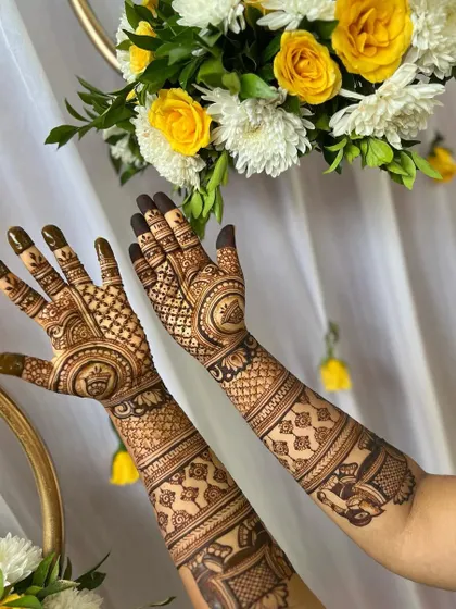 Another angle of the classic bridal design, showing the beautiful flow of the patterns from hand to arm.