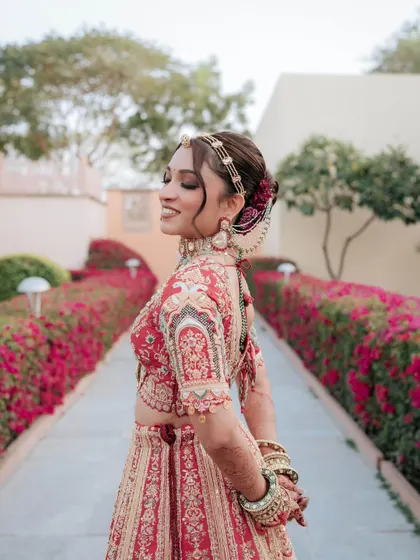 Loved creating this radiant bridal look for a destination wedding. It blends tradition with timeless elegance, and the bride looks absolutely blissful.