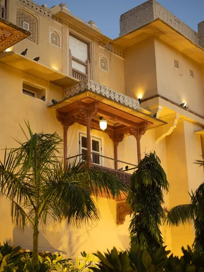 A detail of a 'jharokha' or enclosed balcony at Chomu Palace. We often use these architectural features for stunning couple or bridal portraits.