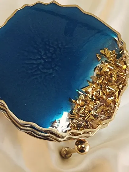 Dispatching this coaster set to my client. This blue and gold foil design is perfect for keeping on a dining table.