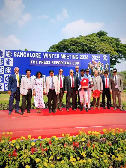 The Press Reporters Cup Div-1 presentation ceremony with the winning team of Mystical Air.