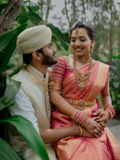 A tender embrace surrounded by nature. We use the beauty of the outdoors to enhance the romance of our couple portraits, creating images that are both serene and emotional.