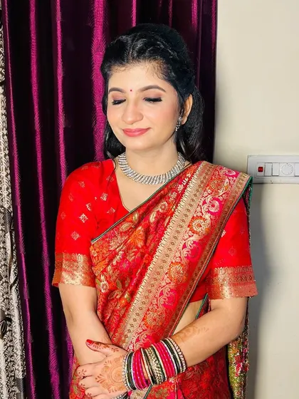 A final shot of the Roka bride, looking beautiful and confident.