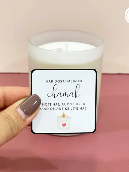 "Har dosti mein ek chamak hoti hai." This custom candle, with its heartfelt Hindi message, is a beautiful and sentimental favor for your closest friends.
