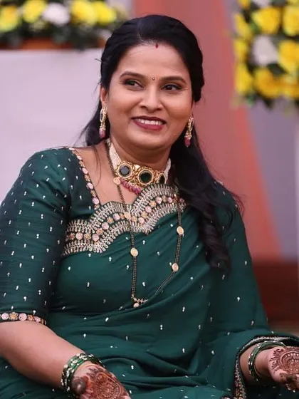 A duplicate of 163, a smiling portrait of Sandhya.