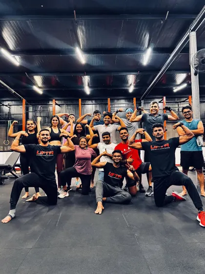 This is the LIFTR fam. We train together, we celebrate together, and we support each other inside and outside the gym. This energy and community spirit is our secret sauce that keeps you motivated and coming back for more.