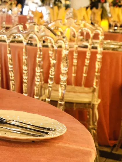 The intricate design of our transparent Napoleon chairs adds a touch of glamour to any table setting. They are perfect for creating a look of modern luxury.