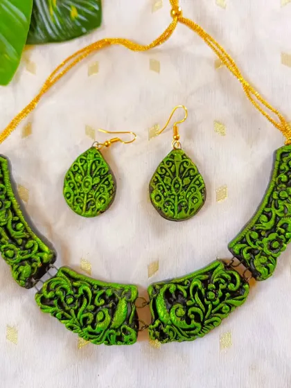 These are additional images and videos showing the wide assortment of necklace sets in various designs and colors that I have available for wholesale.