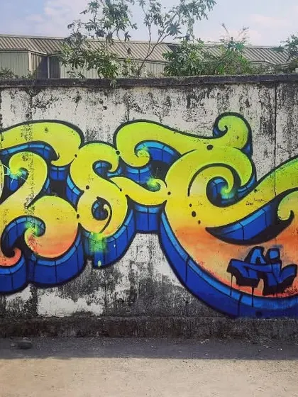 First piece of the year, starting it off with a dope session. This Devnagri piece has a nice, juicy fill with the orange and blue, giving it a classic comic book vibe.