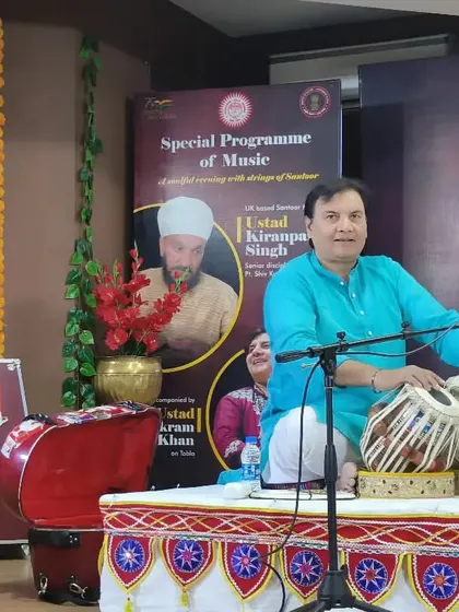 A pleasant moment during my performance in Chandigarh where I had the honour of accompanying Ustad Kiran Pal Singh Ji on the santoor.