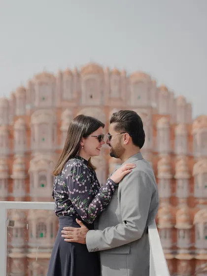 A romantic moment with the iconic Hawa Mahal as the backdrop. We find unique vantage points to capture Jaipur's famous landmarks in a fresh and intimate way for your pre-wedding story.