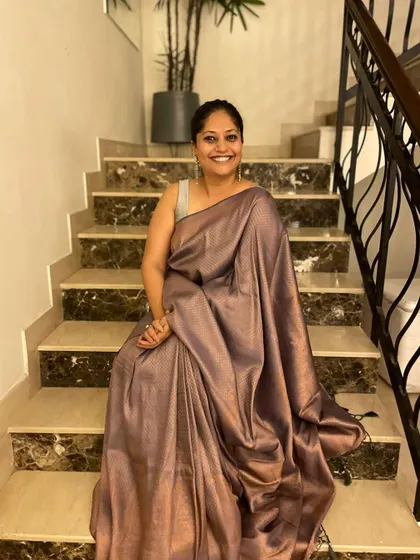 Kicking off the festive season in one of my favorite sarees. There's a special kind of confidence that comes from wearing a saree that you feel great in, and I love helping my clients find that feeling.
