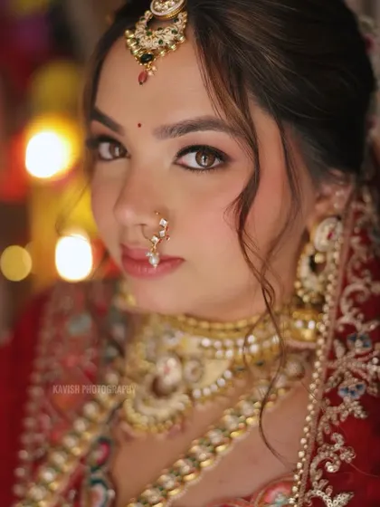 An up-close look at a timeless bridal portrait. Notice the soft, defined eyes and the skin that still looks like skin. This is HD makeup at its finest, ensuring you look flawless in every photograph without heavy layers.