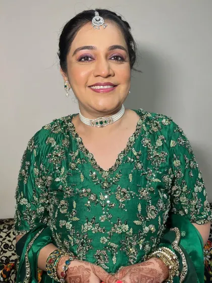 Another portrait of the client, this time with a maang tikka. The makeup is versatile and looks great with different accessories.
