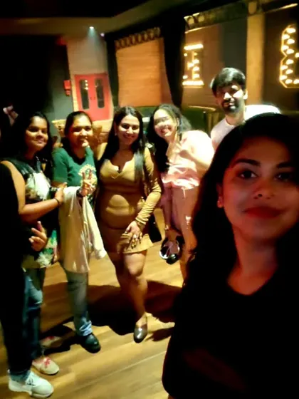 A selfie with the party crew. Moments like these make every gig special and memorable.