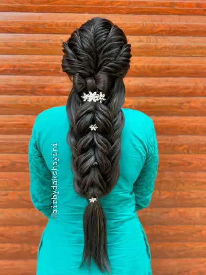 The watermark version of this beautiful modern braid. We also cover how to take great photos of your work for social media.