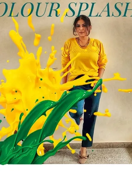 I used to be afraid of wearing bright colors, but now I embrace them! This outfit, combining a vibrant yellow sweater with green trousers, is a testament to how color can bring energy and personality to your style.
