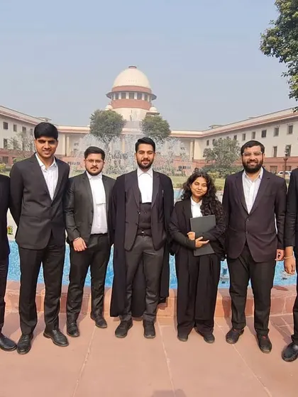 The January 2024 team standing before the Supreme Court fountain. These shared experiences build a strong sense of community among our interns.
