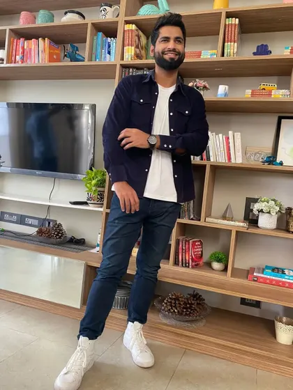 Styled the hilarious Harsh Gujral for his 'Unobvious Reviews' feature with Times of India. We went for a cool, casual look with a classic white tee and a navy corduroy shirt.