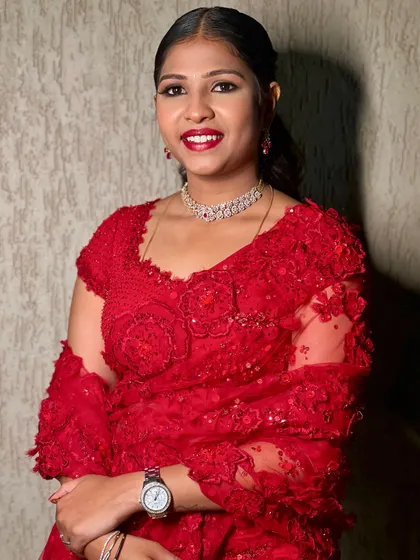 A classic evening look for Gaana. We paired a timeless bold red lip with soft, earthy eyes, which looked incredibly elegant with her delicate diamond jewellery and intricate red saree.