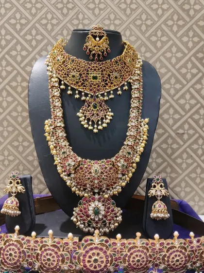 A full view of the Kempu bridal set from Day 4 of my series, with a unique choker design.