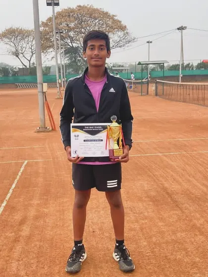 Here is our student Ishaan Yadlapalli after winning the finals at the U14 AITA Nationals Championship Series in Delhi. Competing and winning at the national level requires immense mental fortitude and technical skill, which we drill daily.