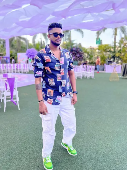 A different angle from the Nashik wedding carnival. My experience with destination weddings means I'm ready to travel and perform anywhere.