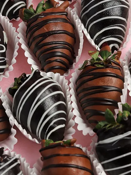 A closer look at my winter special chocolate-covered strawberries. They are available in both dark and milk chocolate.