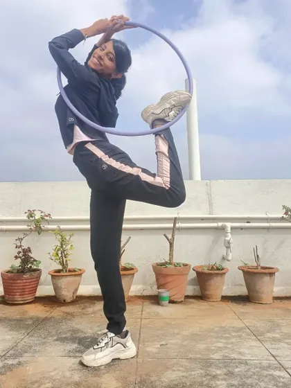 A simple, happy moment of practice. Sometimes the best sessions are the ones where you just put on some music and move without a plan.