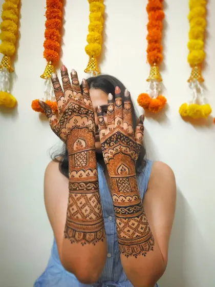 It's always fun to create designs for the bridal party. This is a full, detailed design I did for the bride's sister, coordinating with the wedding's theme while having its own unique flair.
