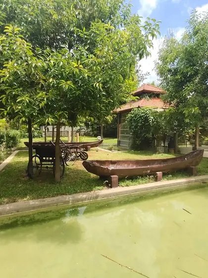 The grounds of our Kanakapura resort are designed to be a tranquil haven, with serene ponds and lush greenery perfect for a peaceful stroll.