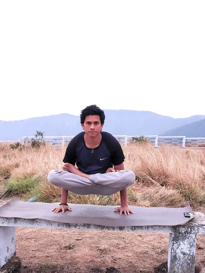 Tolasana, or the Scale Pose, requires significant arm and core strength to lift the body. This practice not only tones the abdominal muscles but also activates the lower chakras, helping to clear toxins and build determination and confidence for deeper meditative states.