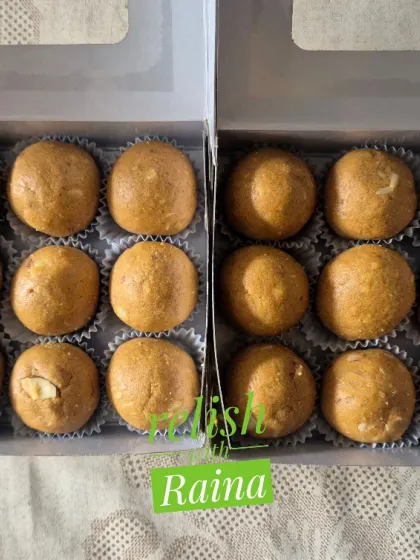 Two smaller boxes of Besan Laddoos, ideal for gifting. Their long shelf life makes them a great option to share with relatives and friends.