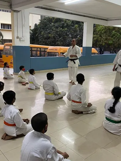 We were honored to host Lt. Col. Vivek Pahwa, a fellow Sensei, at our dojo. Here he shares his experiences about self-defense in the Indian Army with our students.