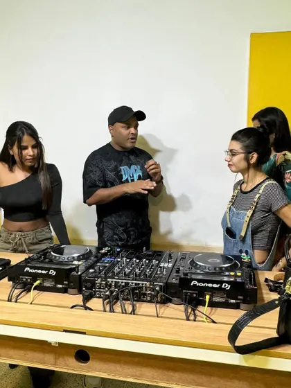 Here's our founder, DJ Clement, sharing his knowledge during an exclusive session with our students. We often host guest workshops to give you diverse perspectives.