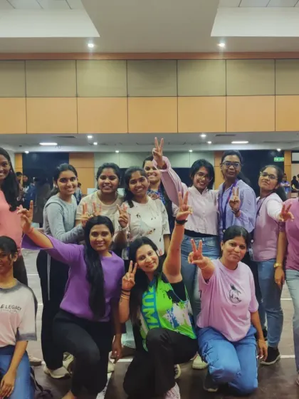 Capturing a fun moment with the team after a great workout. These corporate wellness events are fantastic for building camaraderie and creating lasting, positive memories among colleagues.