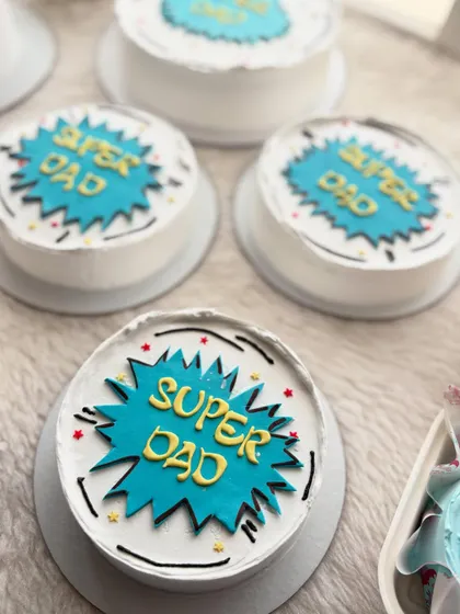 These 'Super Dad' cakes were a fun, comic-book style option for Father's Day. I made a whole batch of them for all the super dads out there.