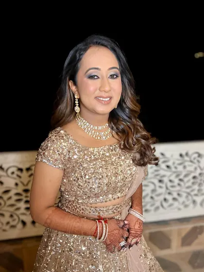 Another look at this glamorous sangeet makeup. The smokey eye is the centerpiece, balanced with a neutral lip and radiant skin.