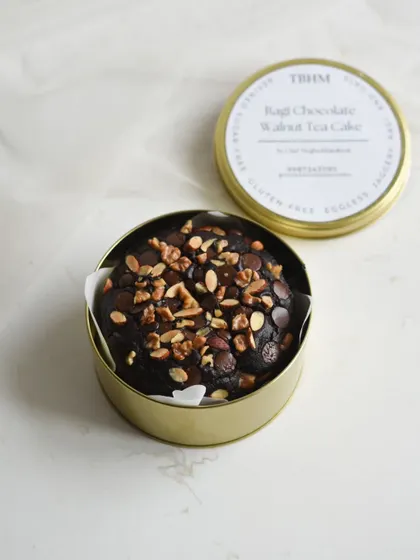 For a wholesome indulgence, I created this Gluten-Free Ragi Chocolate Walnut Tea Cake. It's made with nutritious ragi and oats flour and naturally sweetened with jaggery, making it a delicious, guilt-free treat packed in a reusable tin.
